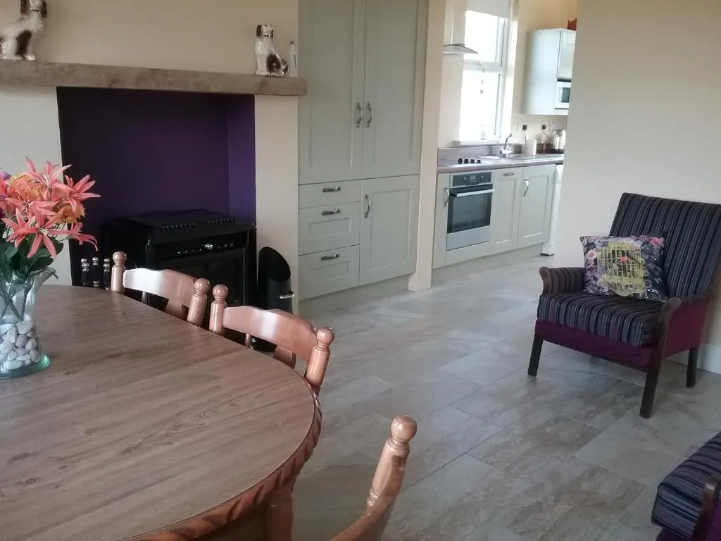 umgall cottage Dining area